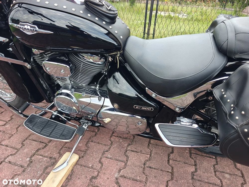 Suzuki Intruder - 25