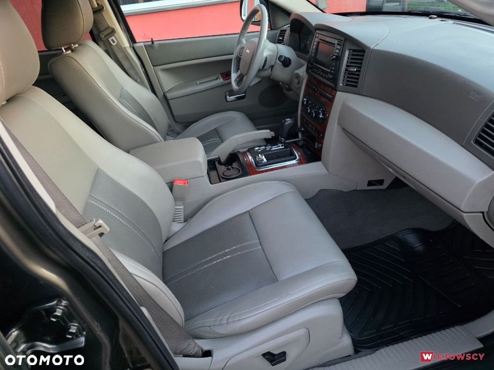 Jeep Grand Cherokee - 19