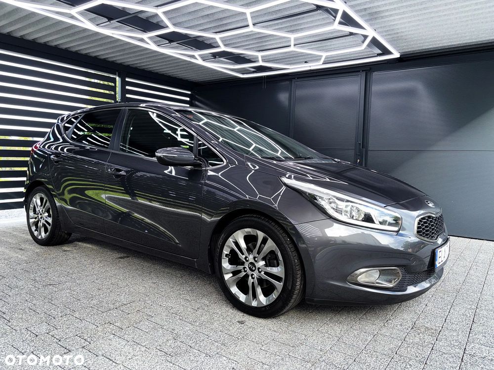 Kia Ceed 1.6 GDI DCT Vision - 26