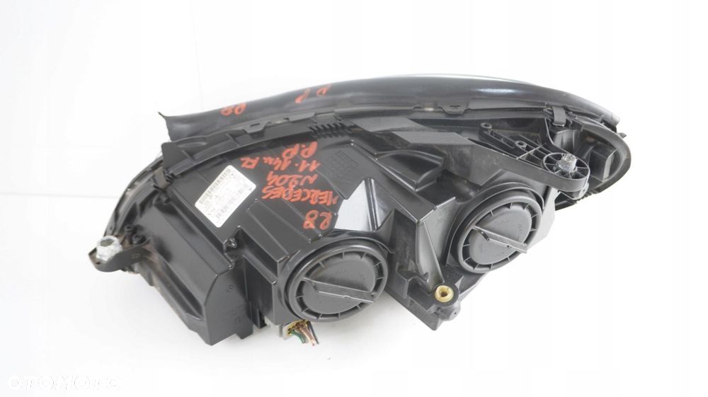 LAMPA PRAWY PRZÓD MERCEDES W204 LIFT 11-14R - 2
