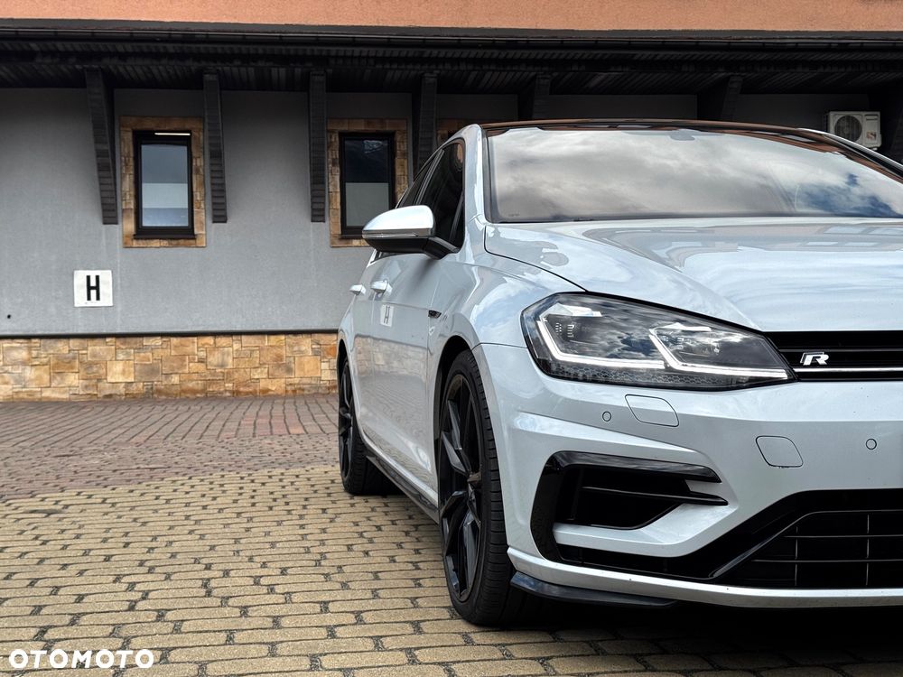 Volkswagen Golf - 37