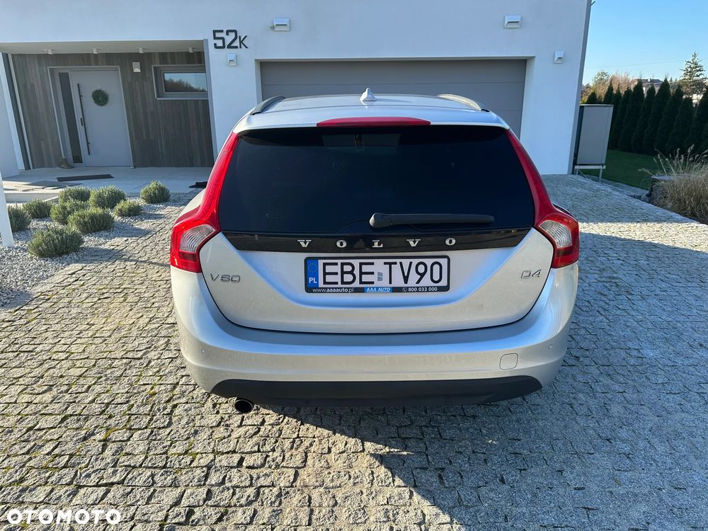 Volvo V60 D4 Momentum - 4