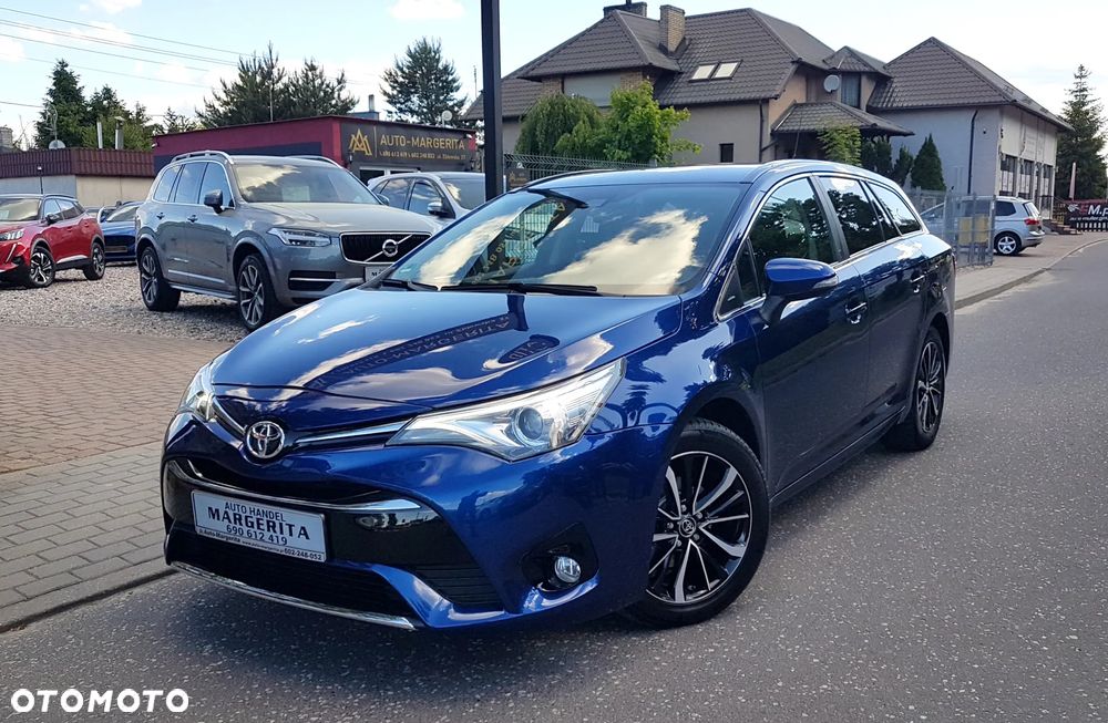 Toyota Avensis Touring Sports 1.8 Team Deutschland - 1