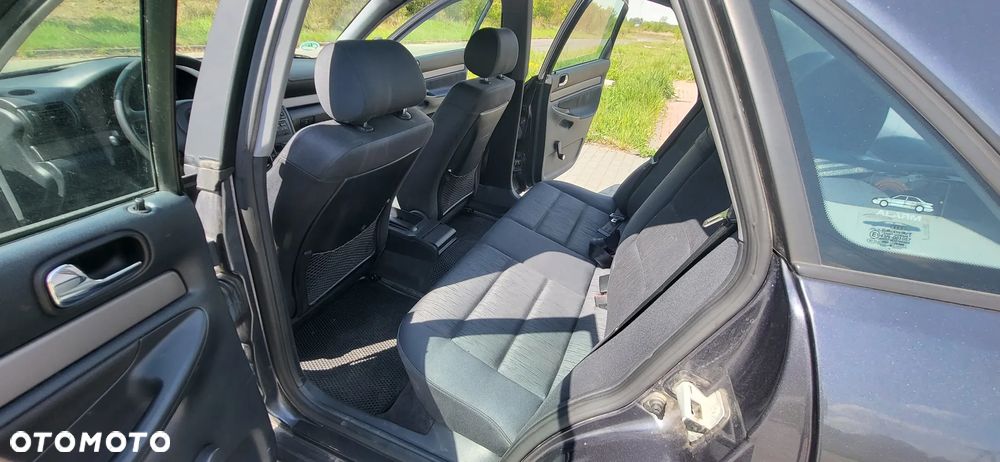 Audi A4 Limousine 1.8 - 15