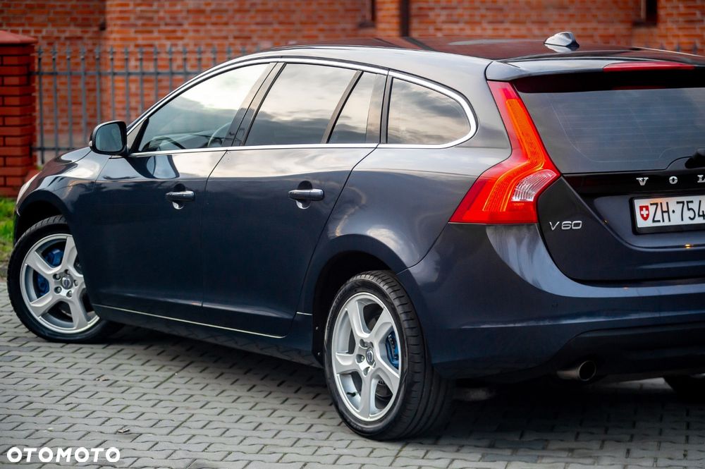Volvo V60 T6 AWD Geartronic Momentum - 15