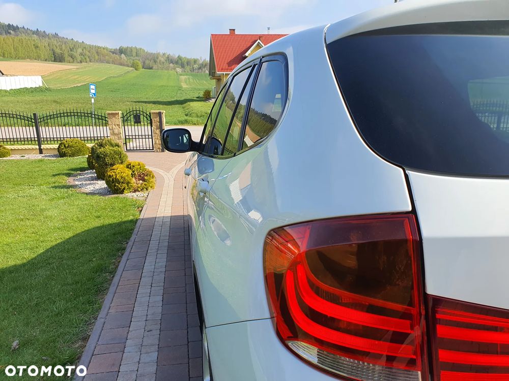 BMW X1 sDrive18d xLine - 11