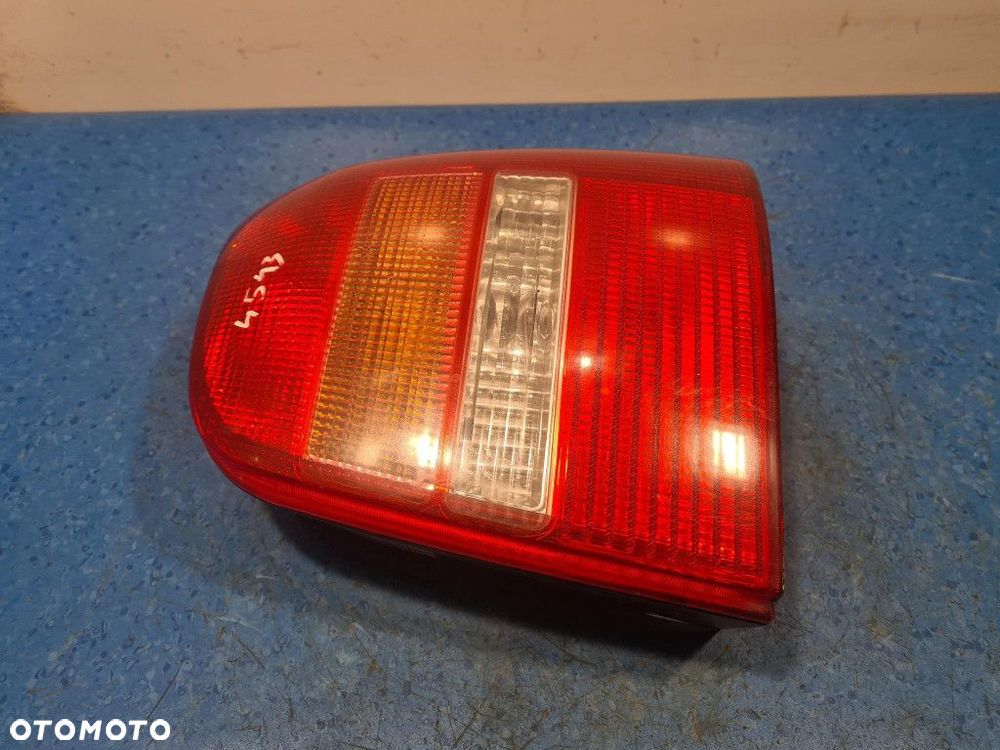 AUDI A4 B5 LIFT KOMBI  LAMPA TYŁ PRAWA ZEWNĘTRZNA - 5