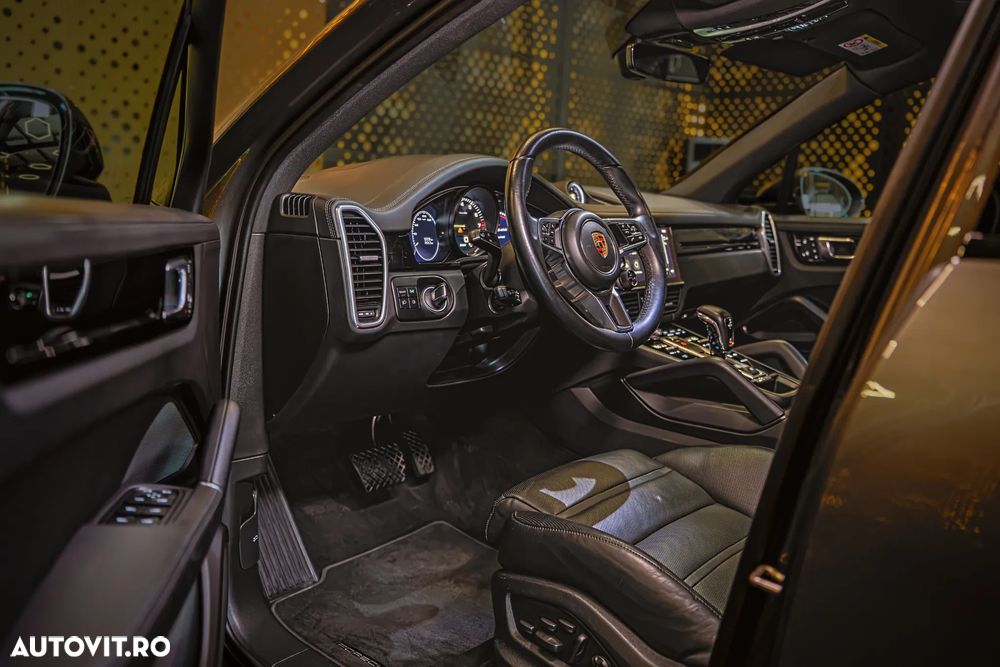 Porsche Cayenne E-Hybrid Tiptronic S Platinum Edition - 9