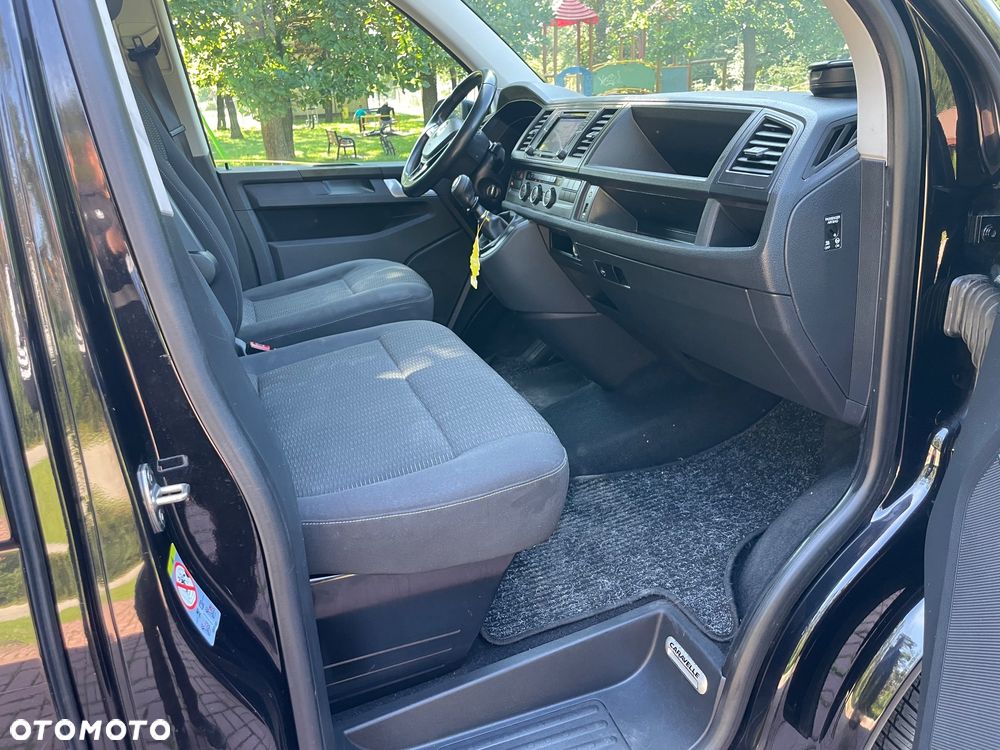 Volkswagen Caravelle - 12