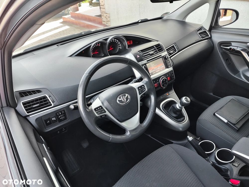Toyota Verso 1.8 Premium EU6 - 17