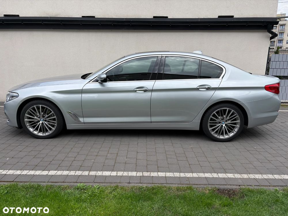 BMW Seria 5 540i Luxury Line - 2