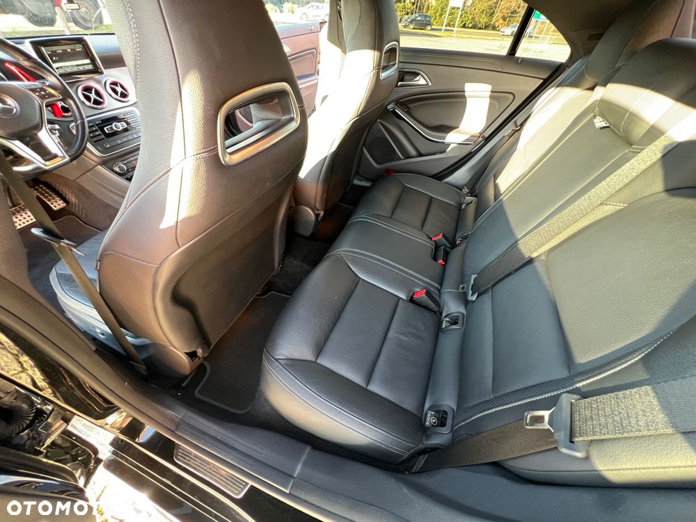 Mercedes-Benz CLA 200 7G-DCT AMG Line - 21