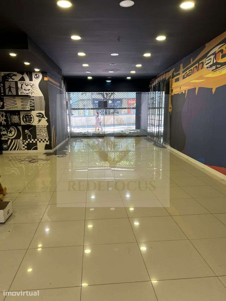 Excelente Loja para Arrendamento | Av. da Liberdade | Braga - Grande imagem: 3/19