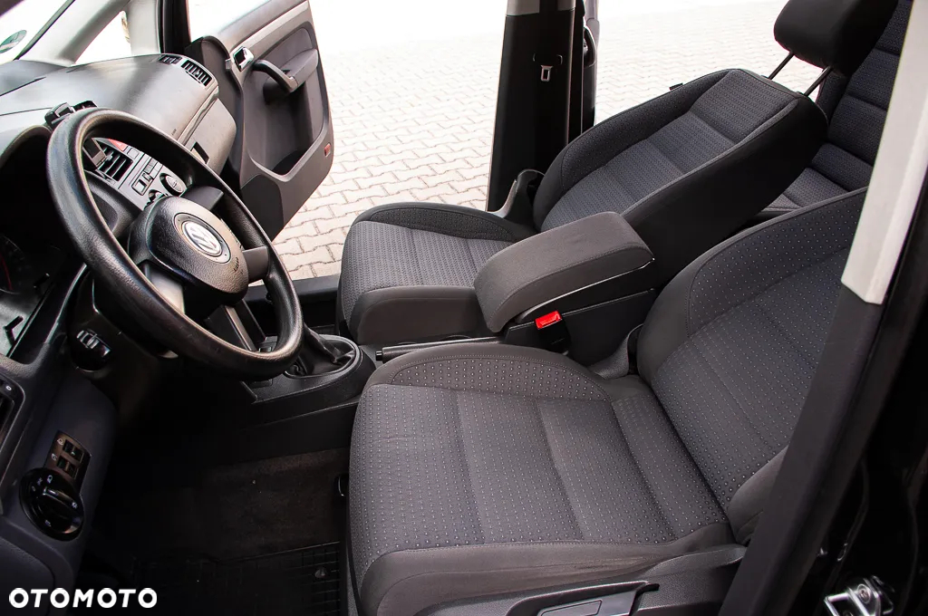 Volkswagen Touran - 38