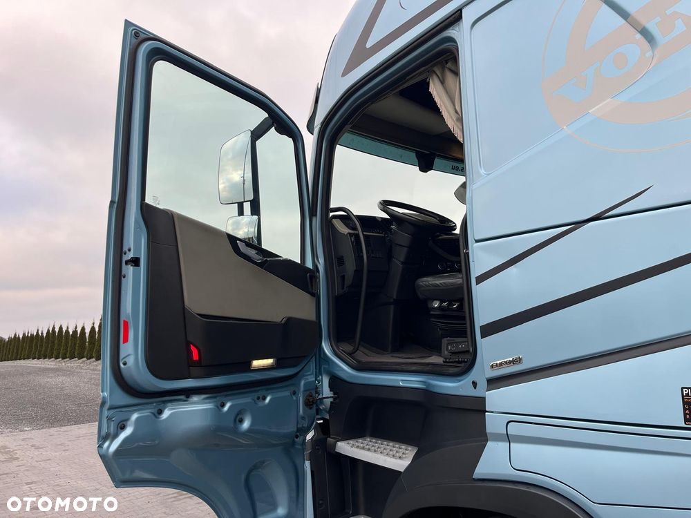 Volvo FH500 / WERSJA LIMITOWANA / FULL SERWIS / XENONY / GLOBETROTTER XL - 17