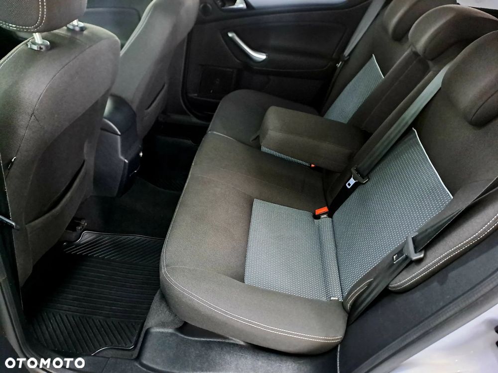 Ford Mondeo 2.0 TDCi Titanium - 11