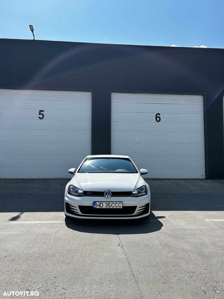 Volkswagen Golf GTI Performance BlueMotion Technology - 1