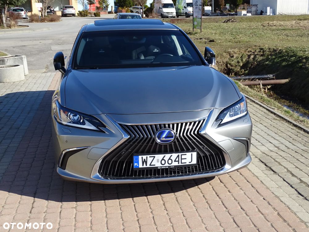 Lexus ES 300h Business Edition + - 25