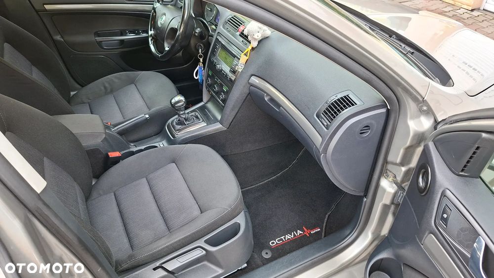Skoda Octavia 1.9 TDI Ambiente DSG - 17