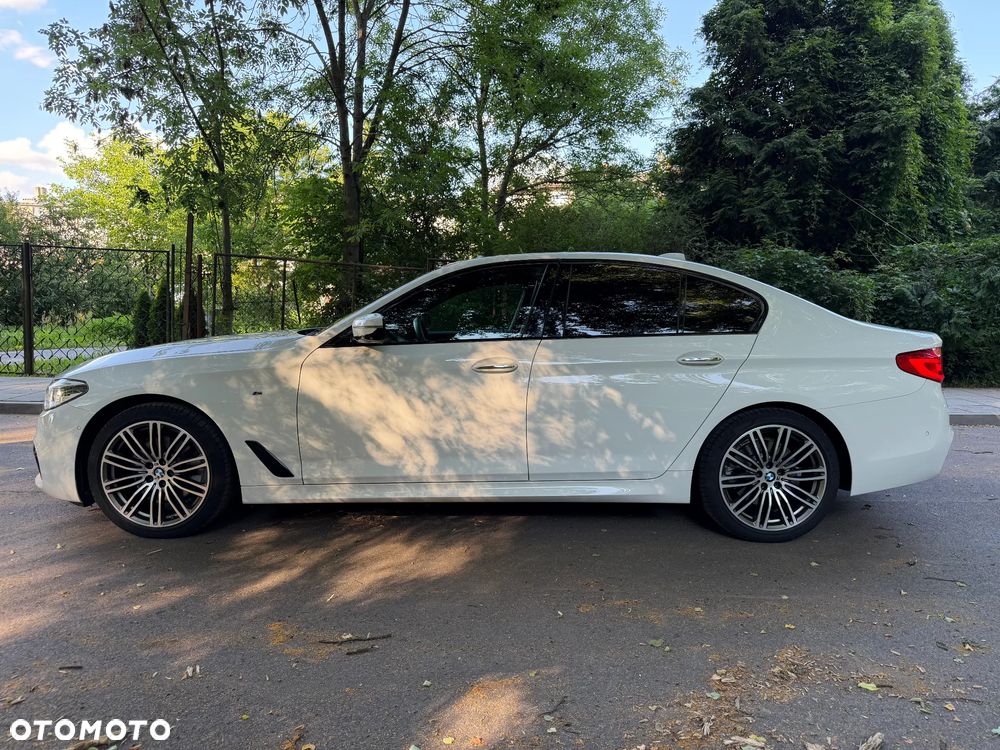 BMW Seria 5 520d M Sport - 8