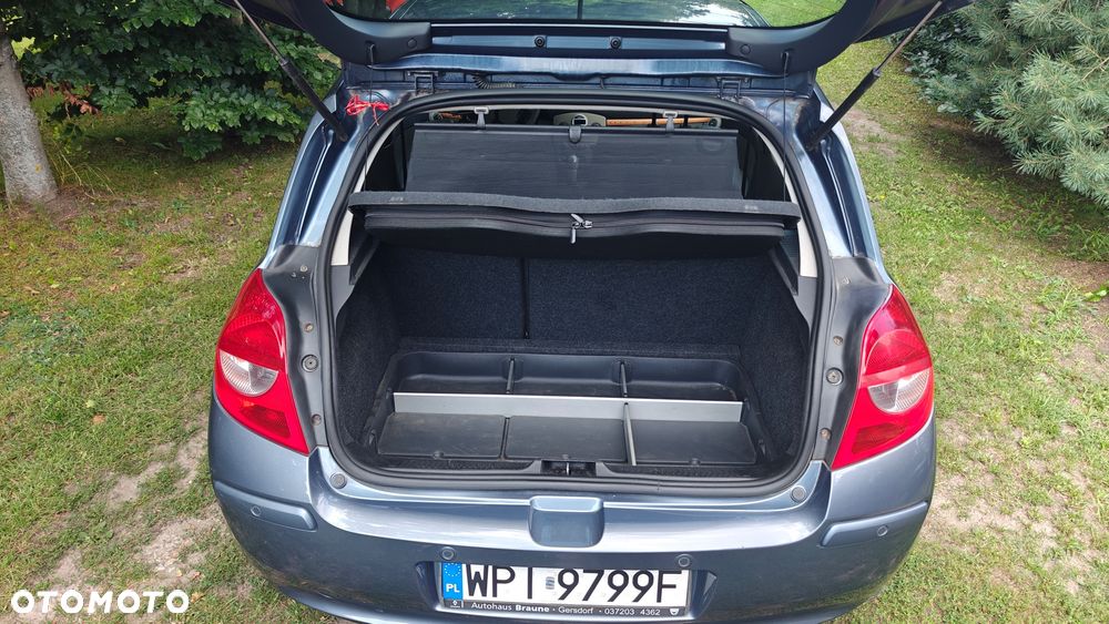 Renault Clio - 26