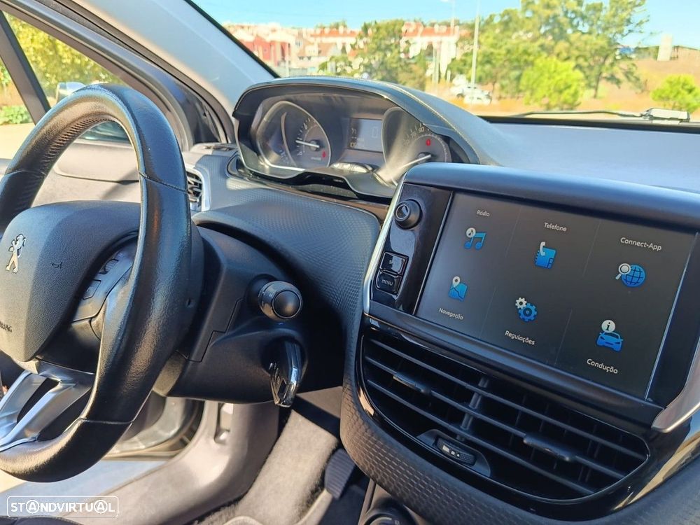 Peugeot 208 1.2 PureTech Style - 25