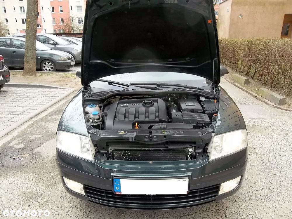 Skoda Octavia 1.9 TDI DSG Elegance - 27