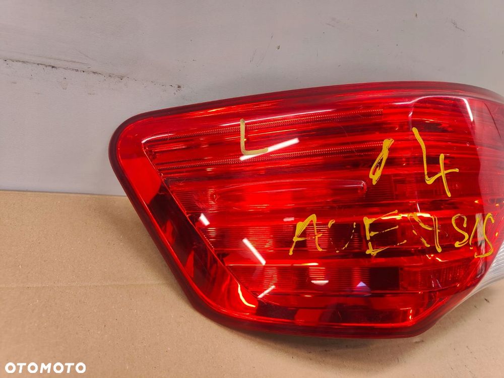 toyota avensis t27 lift 12- lampa tyŁ tylna lewa sedan - 2