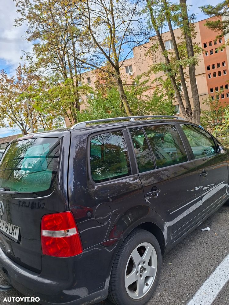 Volkswagen Touran - 6