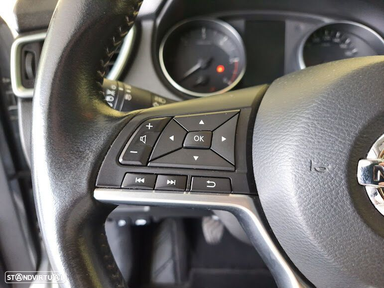 Nissan Qashqai 1.3 DIG-T N-Connecta J18 - 12