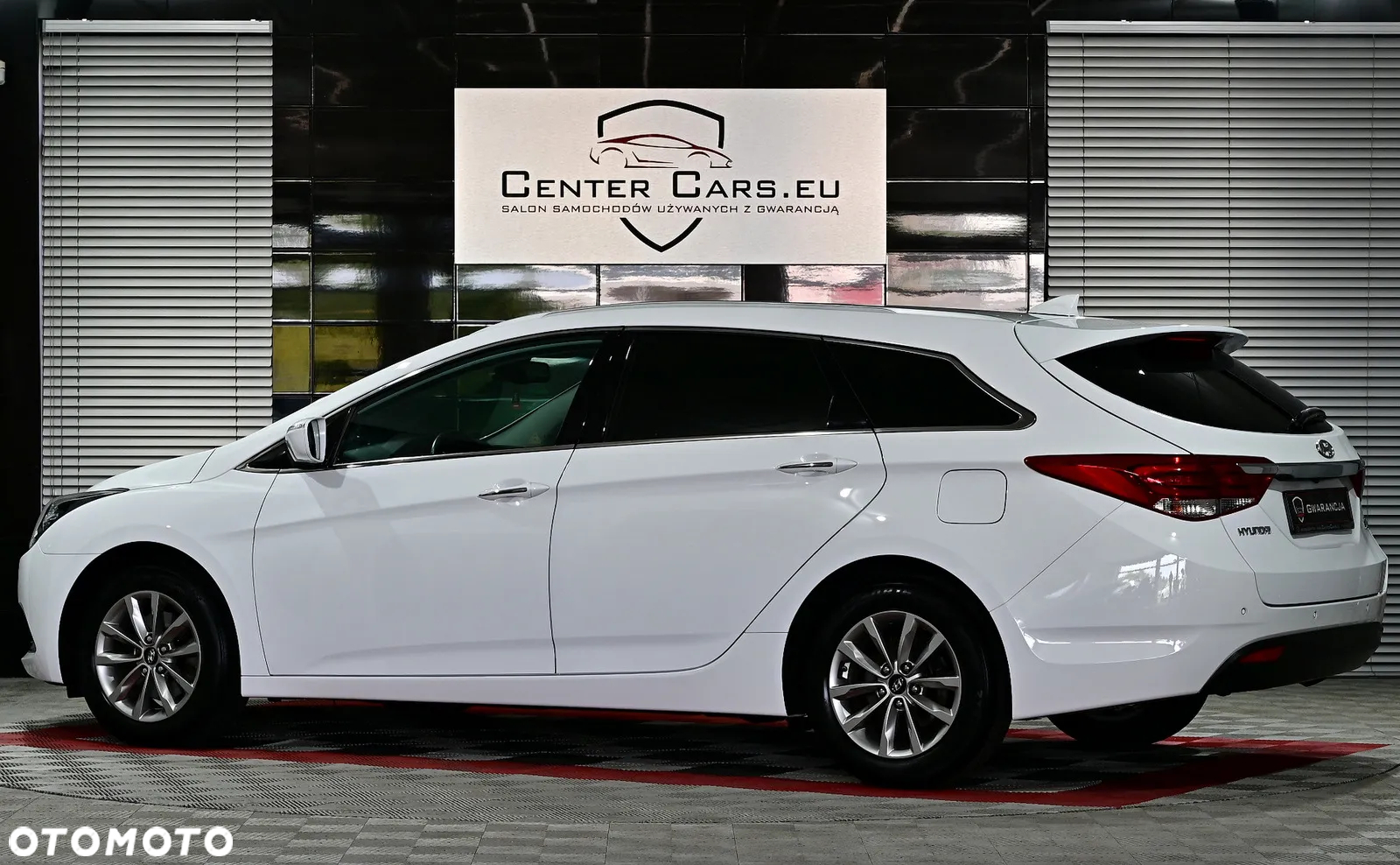 Hyundai i40 Kombi blue 1.6 Trend - 13