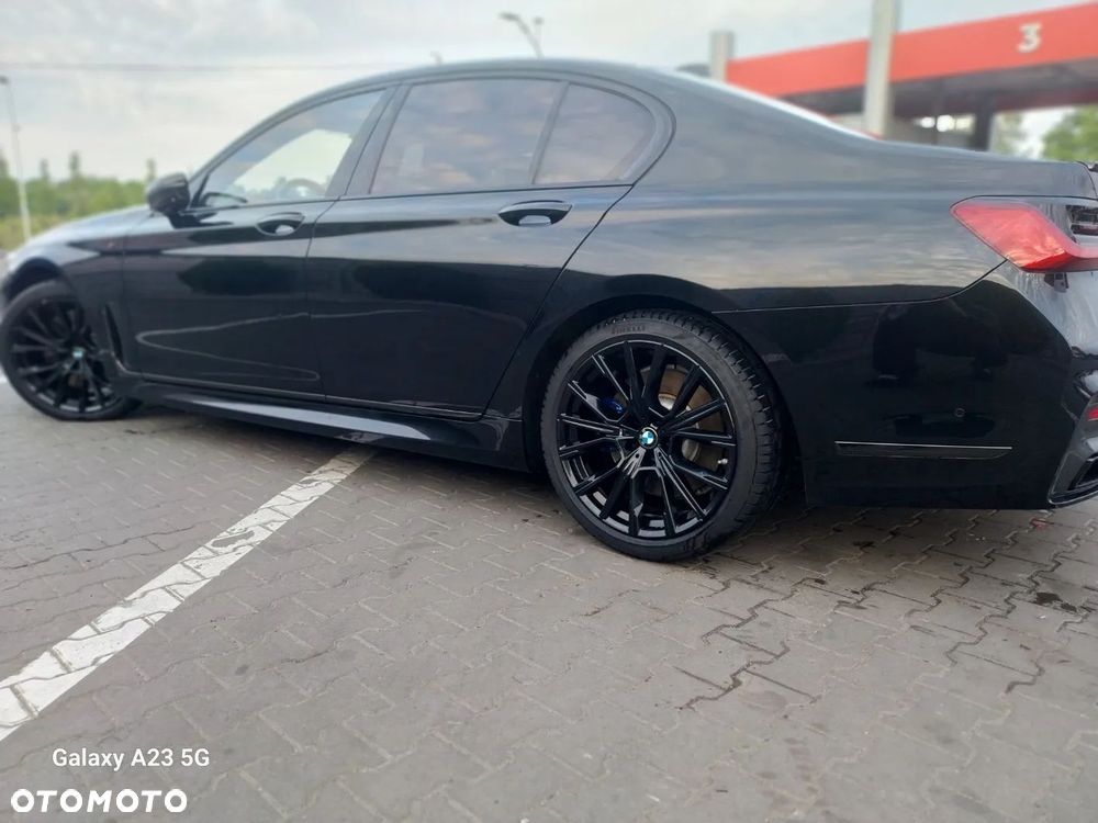 BMW Seria 7 750i xDrive sport - 3