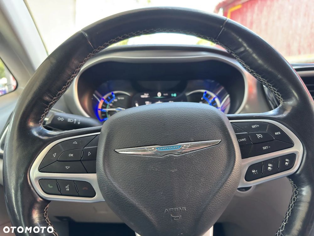 Chrysler Pacifica - 20
