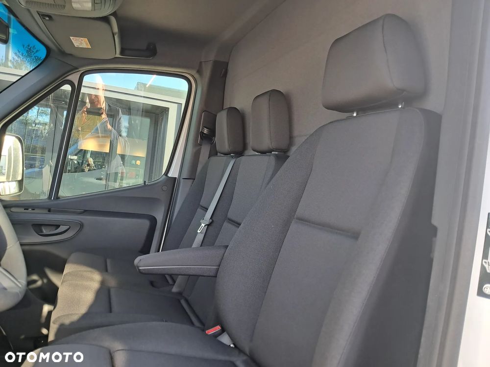 Mercedes-Benz eSprinter 420 - 11