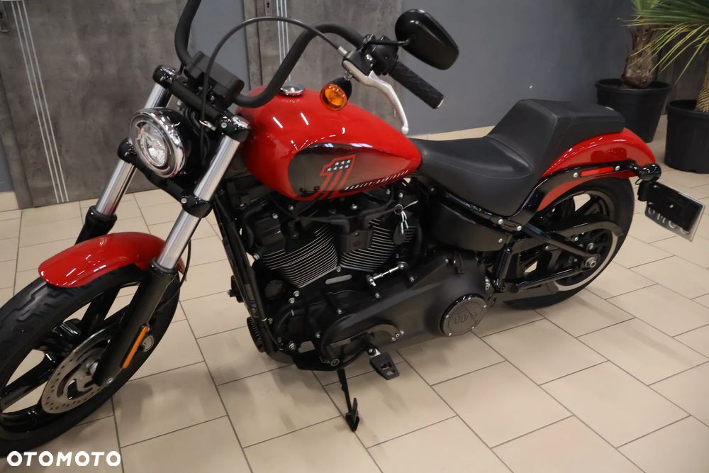 Harley-Davidson Dyna Street Bob - 12