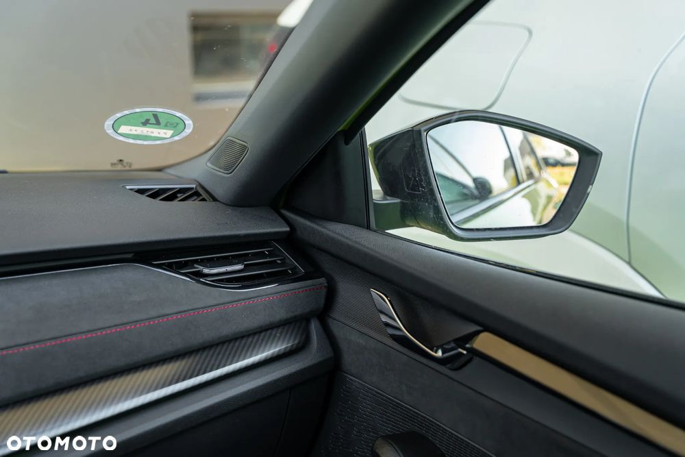 Skoda Octavia 2.0 TSI RS DSG - 32