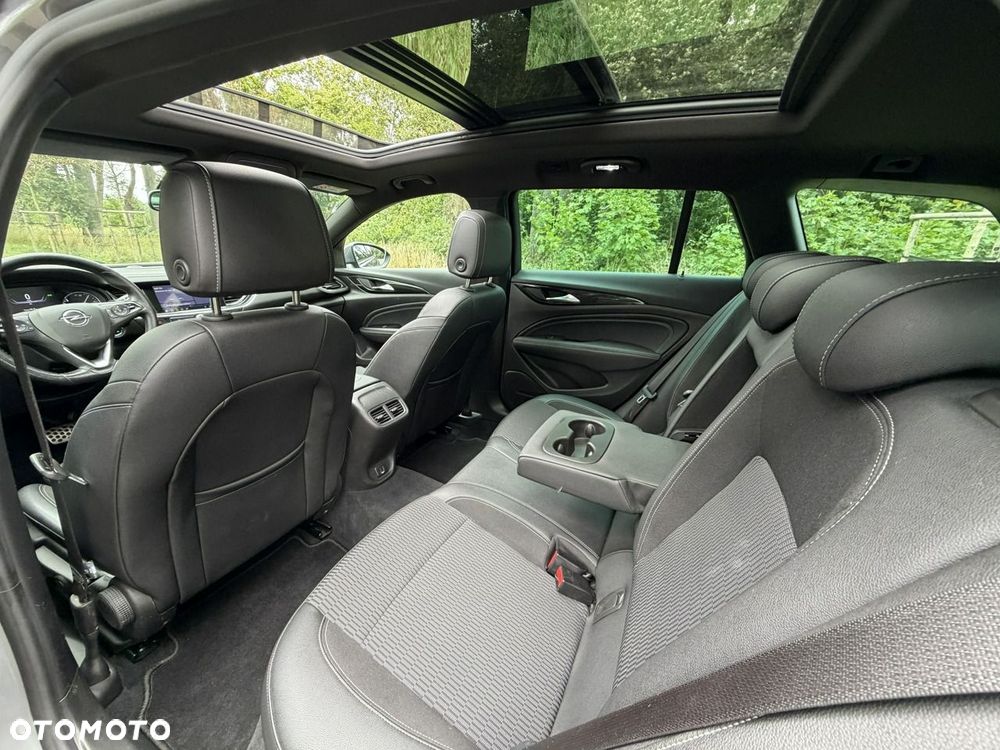 Opel Insignia - 25