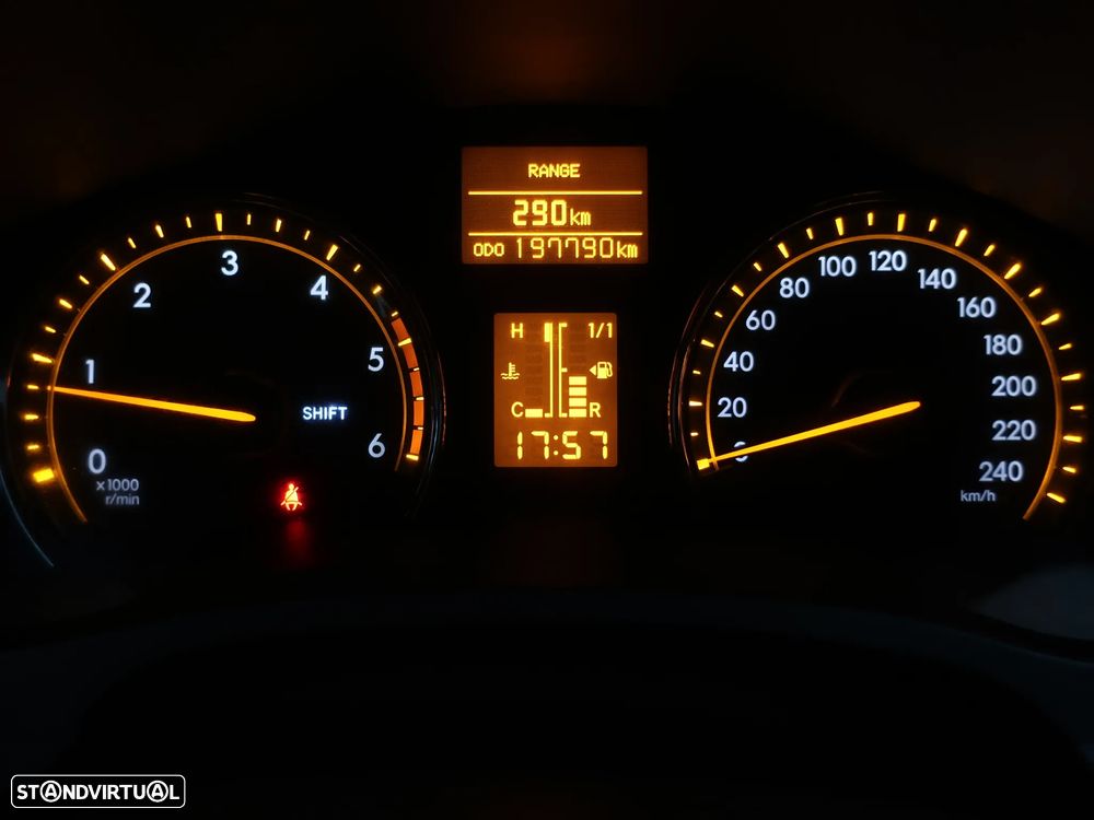 Toyota Avensis SW 2.0 D-4D Exclusive +Pele+GPS - 23