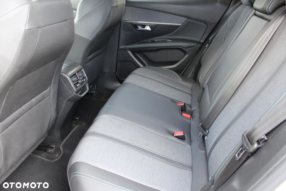 Peugeot 3008 1.2 PureTech Active Pack S&S - 11