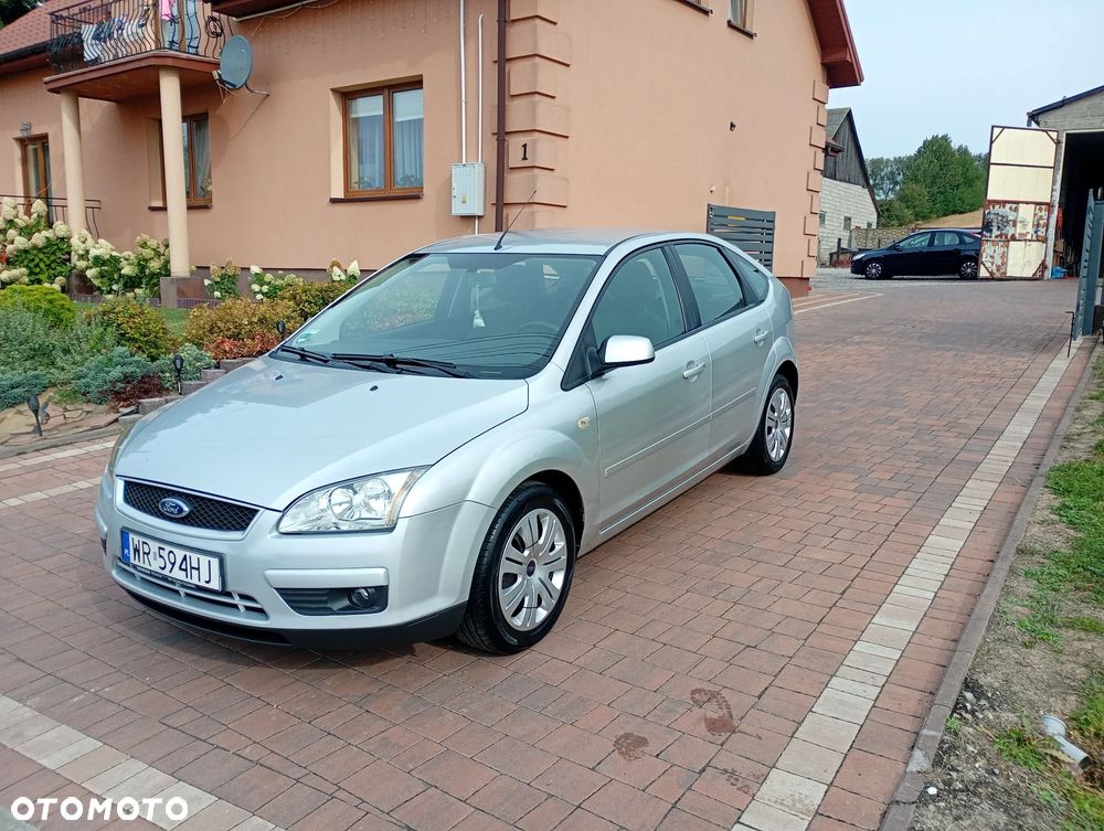 Ford Focus 1.6 Ambiente - 2