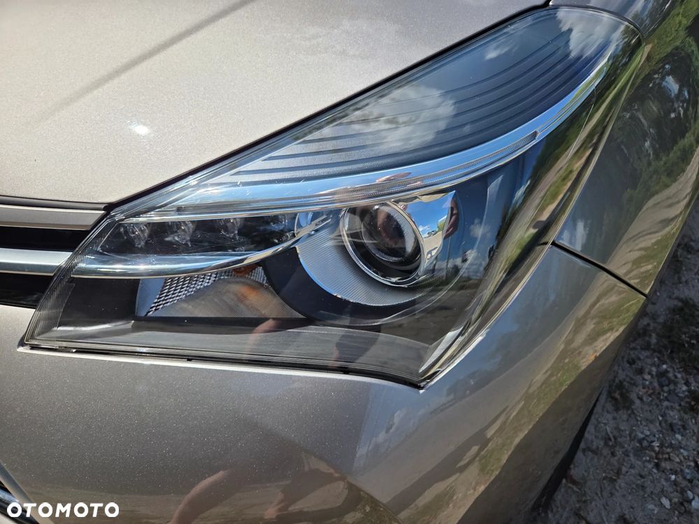 Toyota Yaris Hybrid 100 Premium EU6 - 21