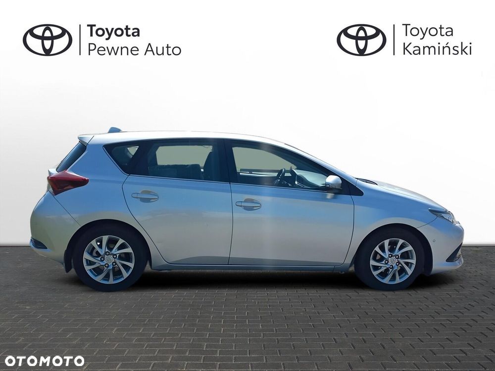 Toyota Auris 1.6 D-4D Premium - 6
