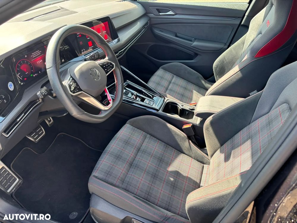 VOLKSWAGEN Golf 2024 — imagine 6