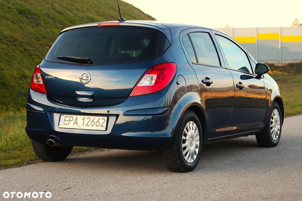 Opel Corsa 1.4 16V Satellite - 10