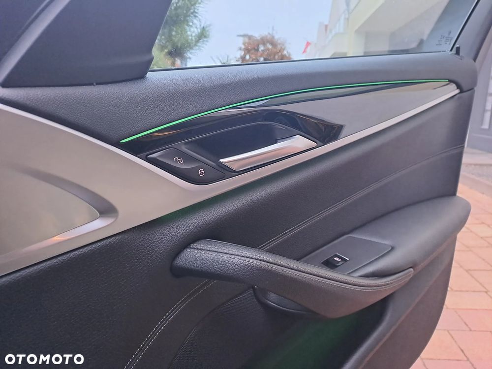BMW Seria 5 530d xDrive Sport Line - 17