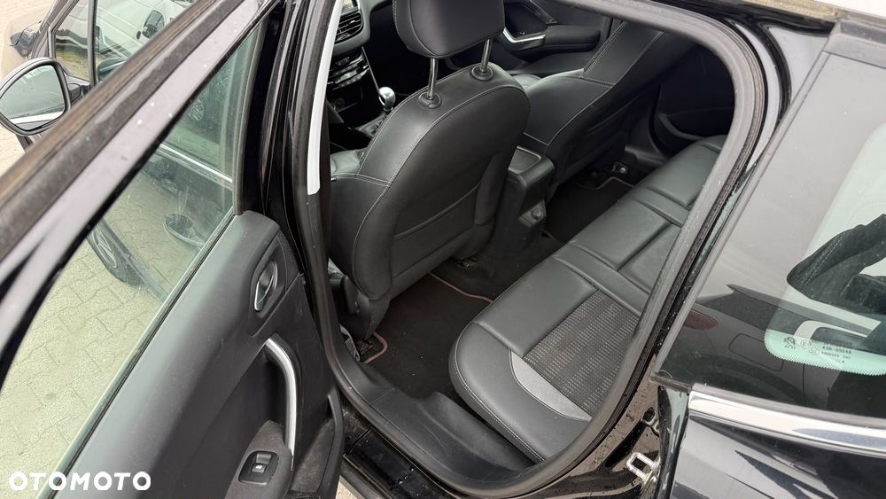 Peugeot 2008 BlueHDi 100 Active - 7