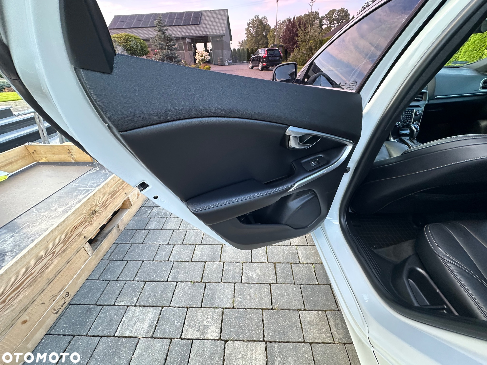 Volvo V40 T5 Drive-E R-Design Summum - 13