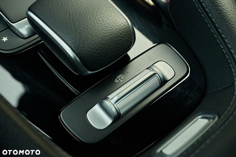 Mercedes-Benz GLE 300 d mHEV 4-Matic AMG Line - 40