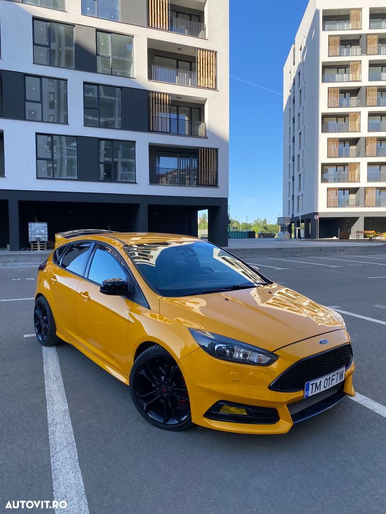 Ford Focus 2.0 EcoBoost ST - 1