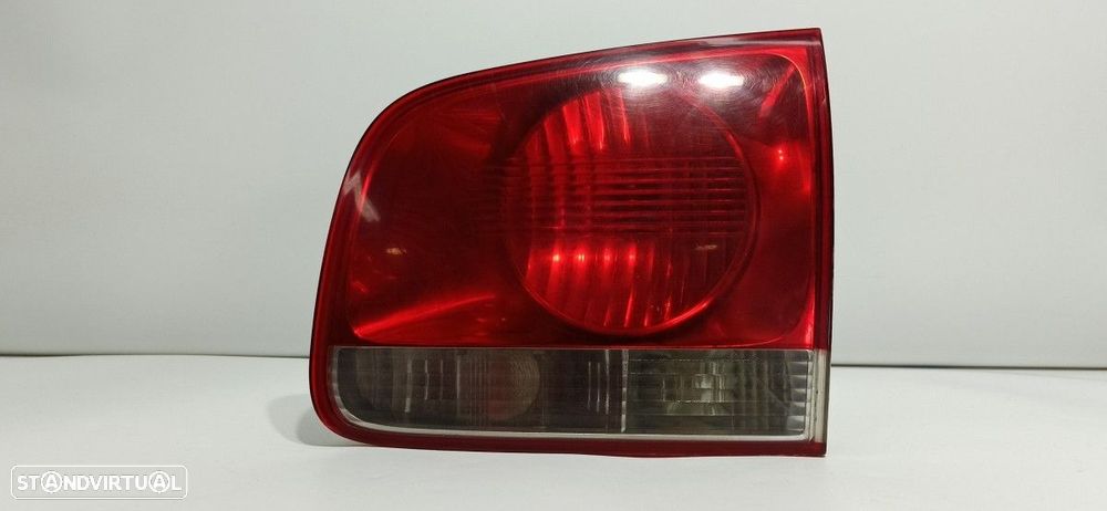 FAROLIM TRASEIRO DIREITO VOLKSWAGEN TOUAREG (7LA) TDI V10 - 1